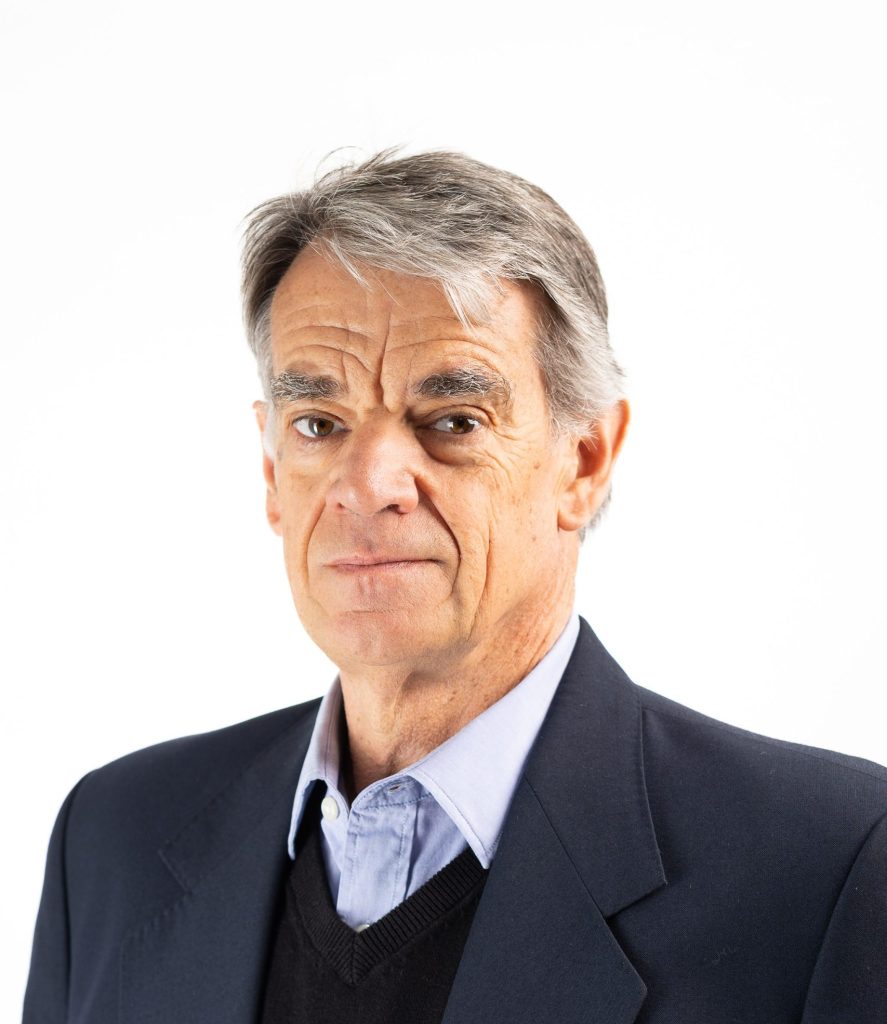 Retrato del Dr. Héctor Jensen, profesor del Departamento de Obras Civiles USM